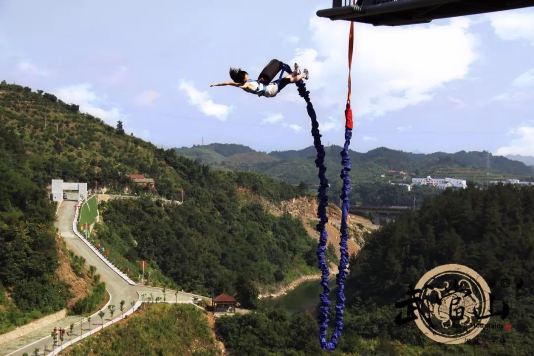 湖北景区创新科技应用，机器腿探索旅游新境界