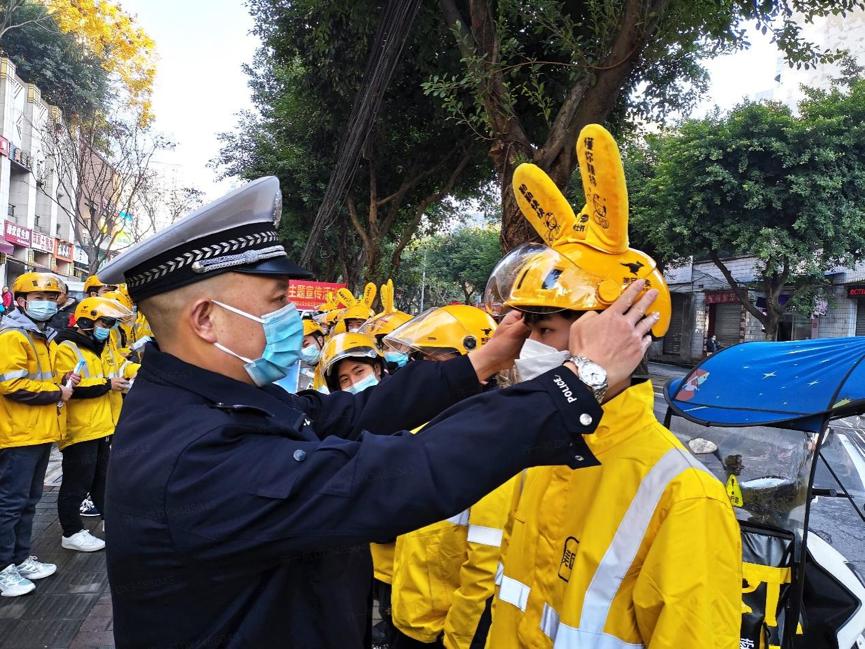 美团为全职与兼职骑手缴纳社保，行业影响及企业跟进预测