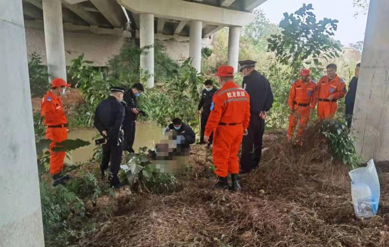 电影蛟龙行动全员覆面，深度解析与反思