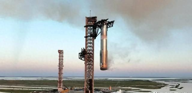 SpaceX再次成功实现筷子夹火箭，创新与精确性的卓越结合