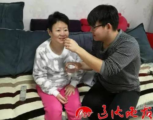 妈妈的爱，癌症晚期仍坚持为女儿包饺子，母爱无疆的力量