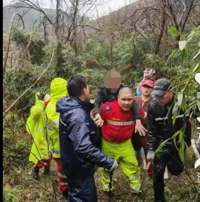 丈夫景区失联，悲痛确认遗体身份